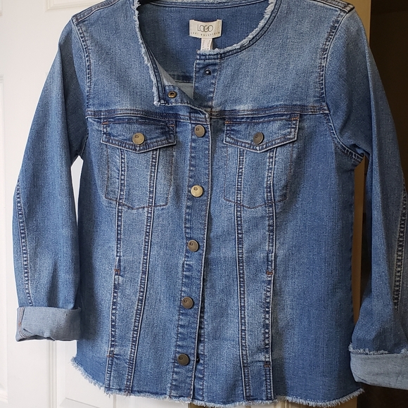 LOGO by Lori Goldstein Denim Jacket with Frayed Edges - Picture 1 of 6